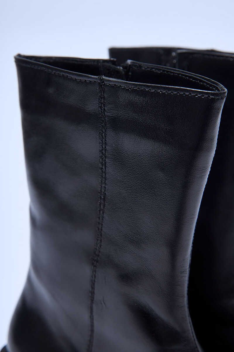 Siena Black