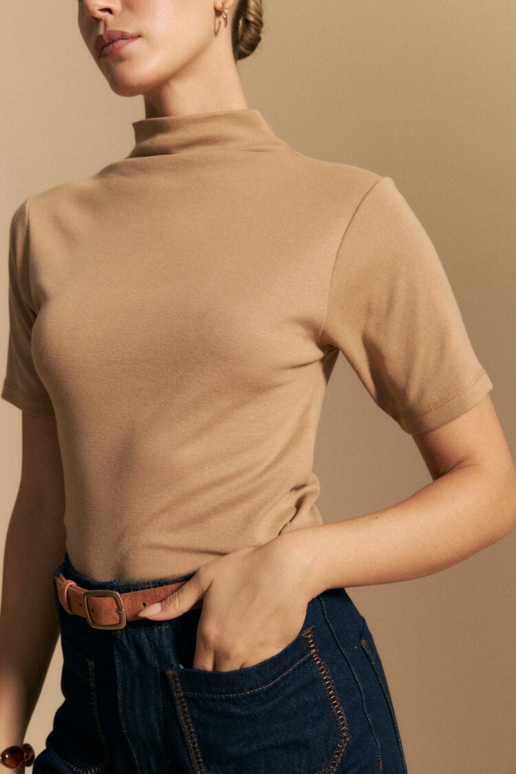 POLERA ZAMORA Beige Oscuro