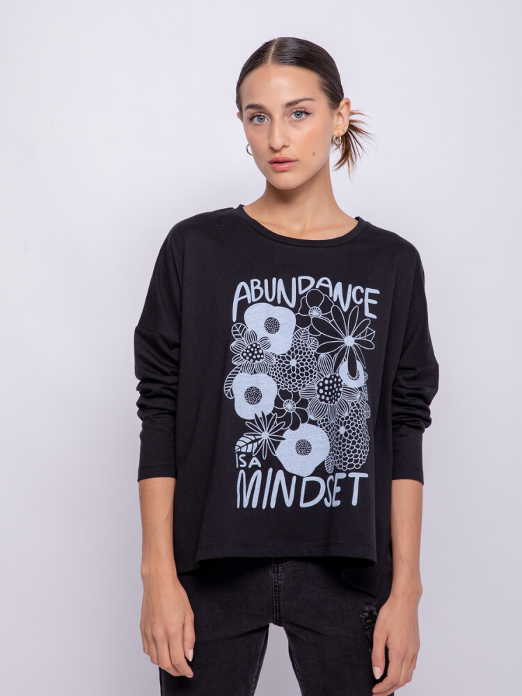 REMERA ABUNDANCE Negro