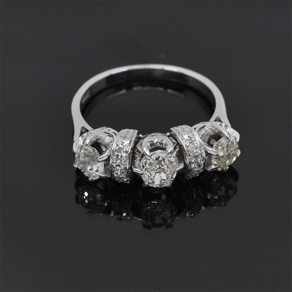 Anillo En Oro 18K, Platino Y Brillantes Anillo En Oro 18K, Platino Y Brillantes