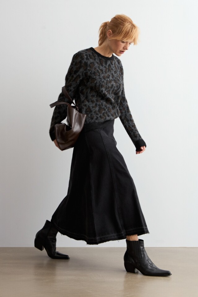Sweater animal print gris oscuro