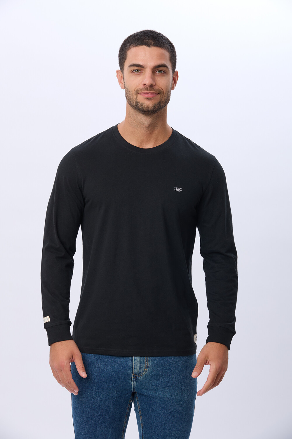 REMERA LISA DE ALGODÓN Negro