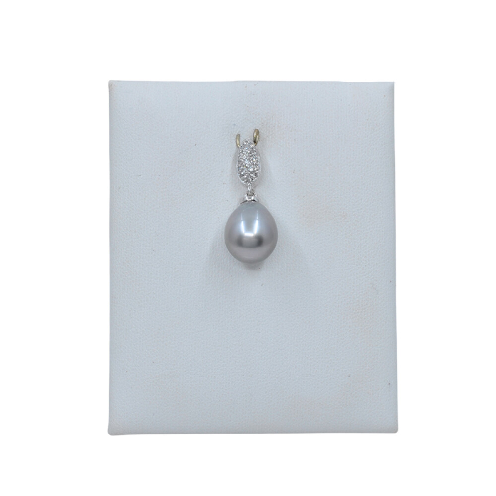 Colgante en oro 18k blanco con perla gris y brillantes Colgante en oro 18k blanco con perla gris y brillantes