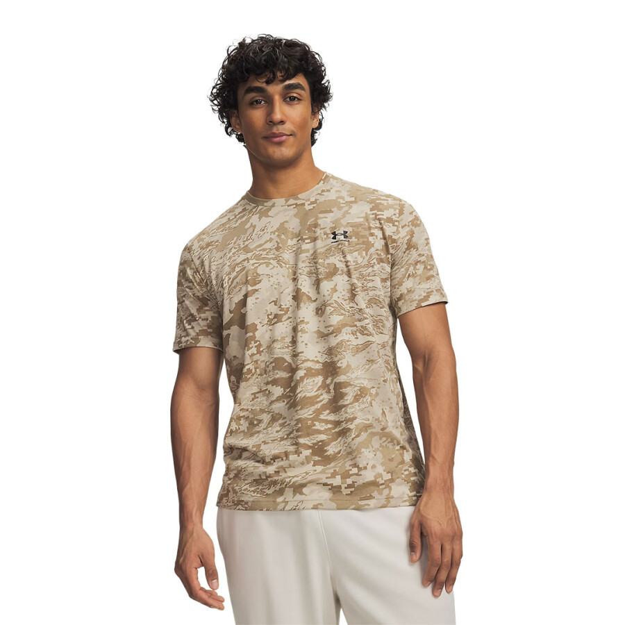 Remera de Hombre Under Armour Ua Abc Camo Ss Marrón - Caqui
