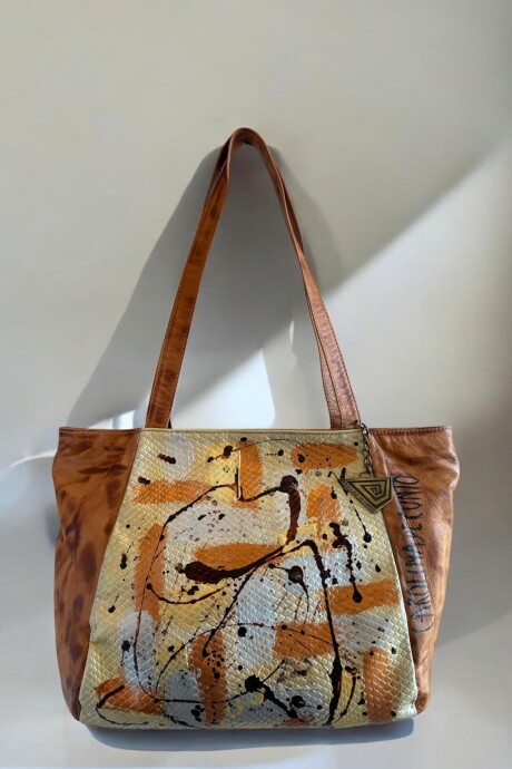 Cartera Moria Terra Y Dorada Con Arte Línea Ottenta. Magic Paint.