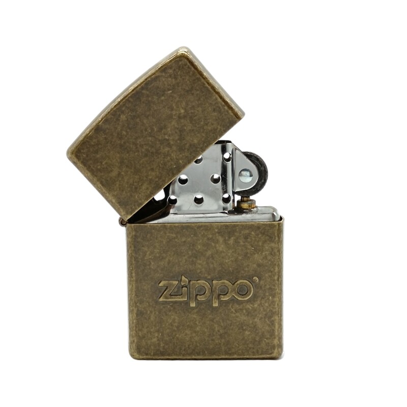 Encendedor ZIPPO 28994 Stamp Anti Brass - ZP289939 doradouniforme