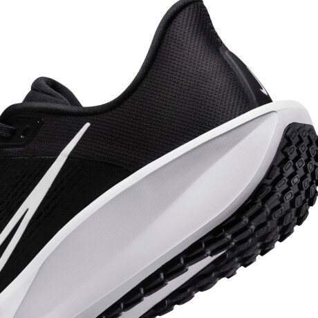 NIKE QUEST 6 Black