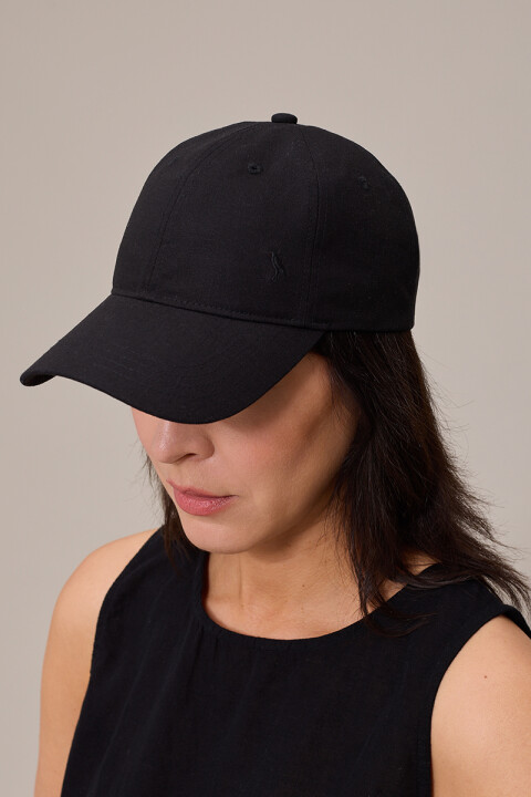 GORRO VISERA POLINA POLANCO Negro