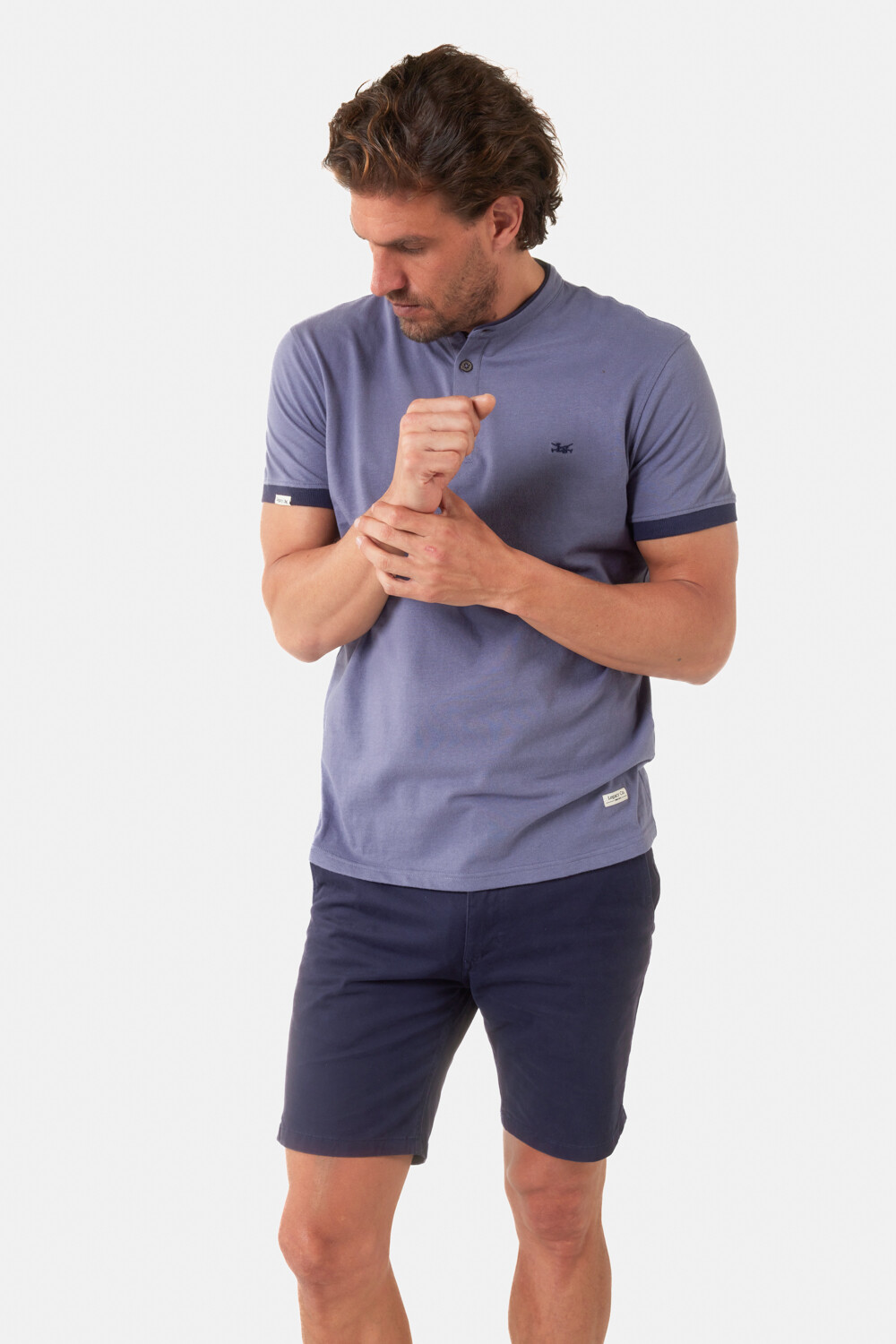 REMERA LISA CUELLO MAO Lila