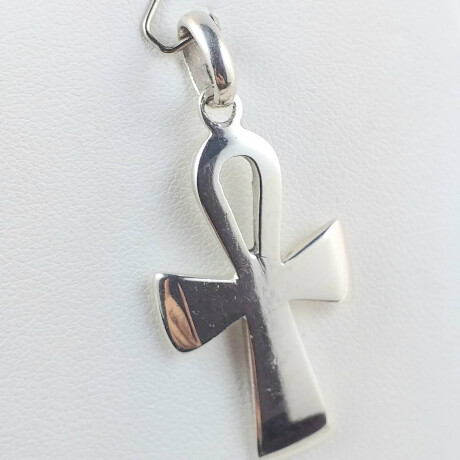 Cruz de la Vida plata 925 bombé, Medidas largo 4.3cm, ancho 2.3 cm, espesor 2.5 mm. Cruz de la Vida plata 925 bombé, Medidas largo 4.3cm, ancho 2.3 cm, espesor 2.5 mm.