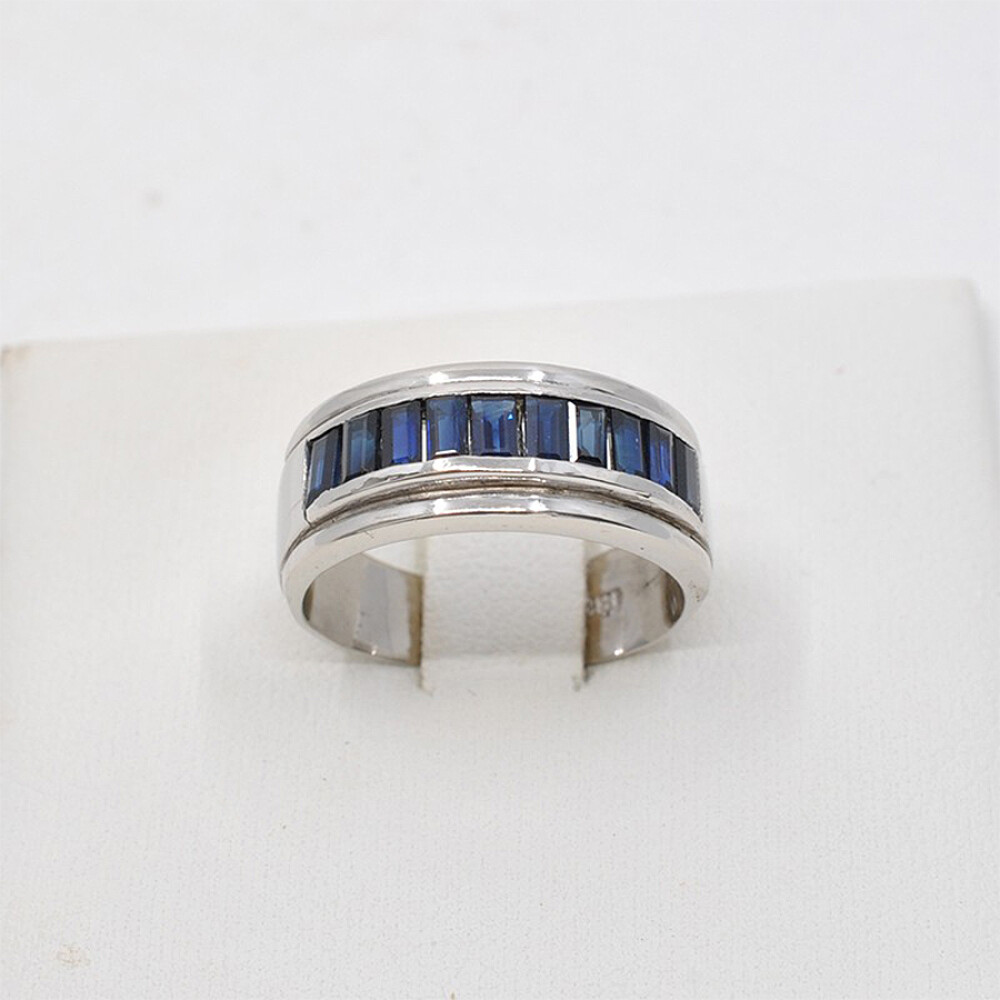 Anillo En Oro 18K Blanco Con Zafiros Anillo En Oro 18K Blanco Con Zafiros