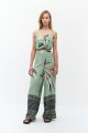 Mono estampado con cut-out verde pastel