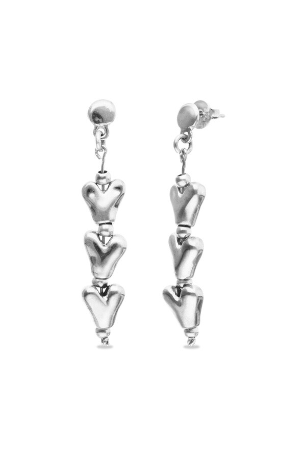 PENDIENTES LARGOS DE CORAZONES DE ALEACIÓN DE METALES BAÑADOS EN PLATA DE LEY Pendiente