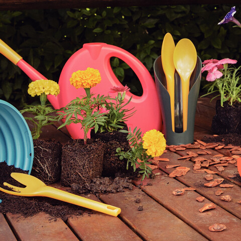 Kit 3 herramientas plástica Jardín con recipiente -TRAMONTINA TN1417