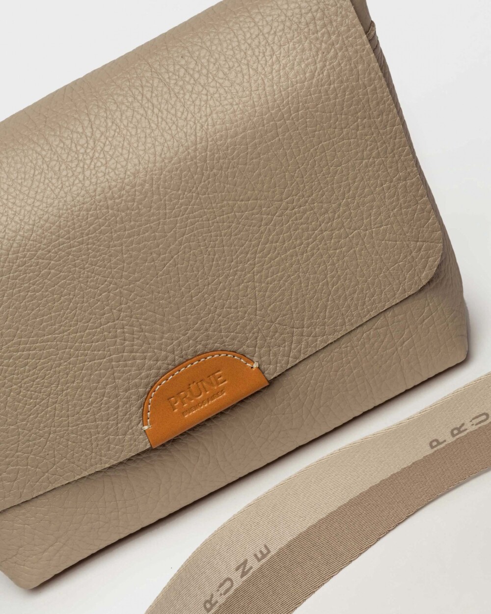 Morral Nina en cuero graneado Taupe Niquel