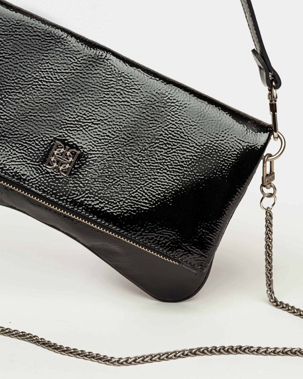 Bandolera Curve Gloss Crinckle Negro