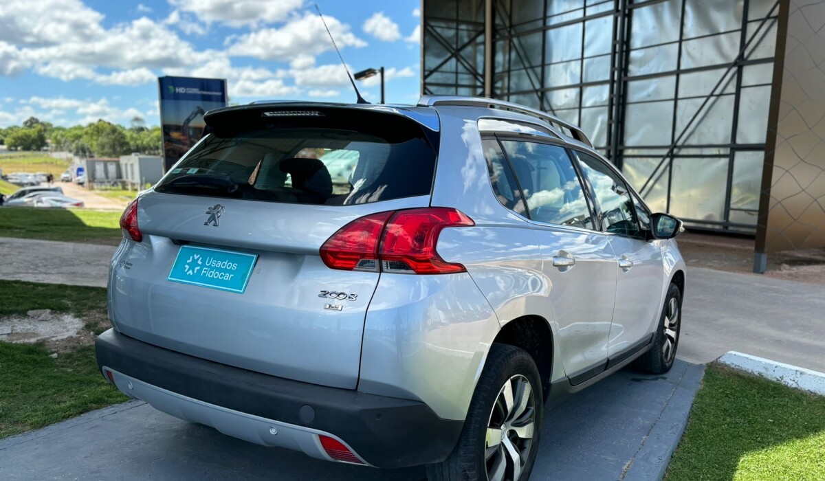 Peugeot 2008 Griffe MT6 - 2018 Peugeot 2008 Griffe MT6 - 2018