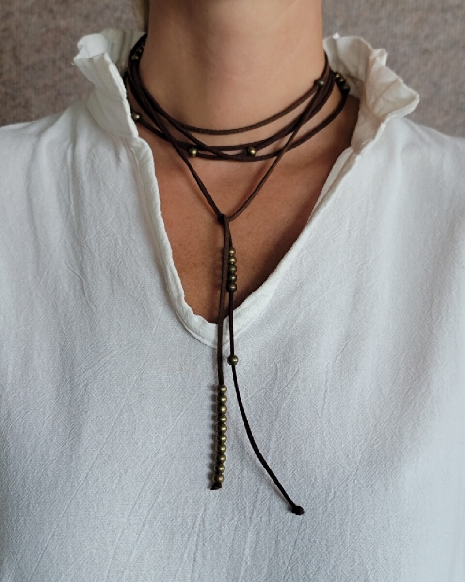 Collar Corbatín - Chocolate - Oro 