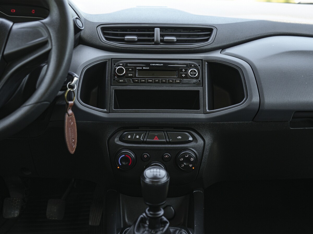 Chevrolet Joy Plus 1.0 Sedan Extra Full| Permuta / Financia Chevrolet Joy Plus 1.0 Sedan Extra Full| Permuta / Financia