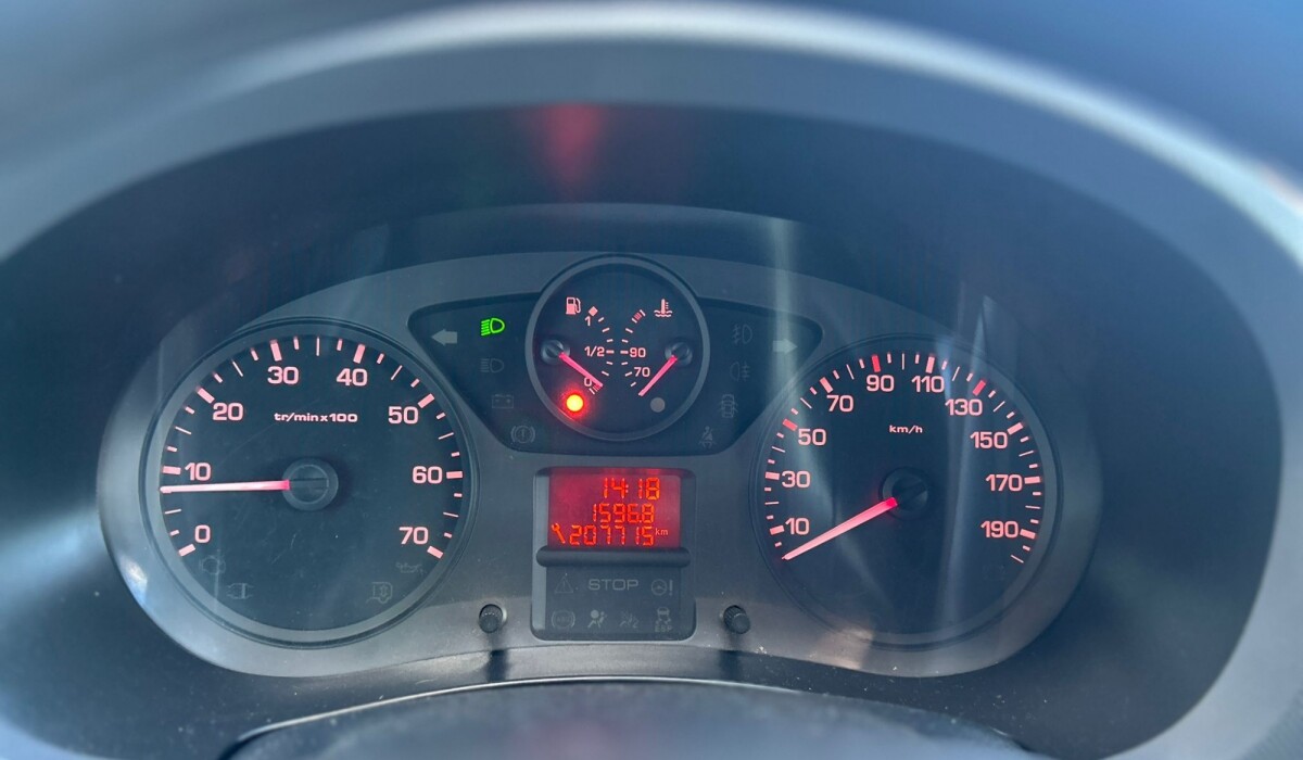 Peugeot Partner B9 5 Plz. 2010 1.6 Peugeot Partner B9 5 Plz. 2010 1.6