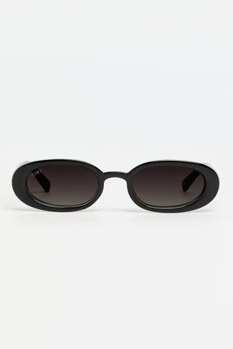 Tiwi Martina - 910 Black/green With Smoke Gradient Lenses