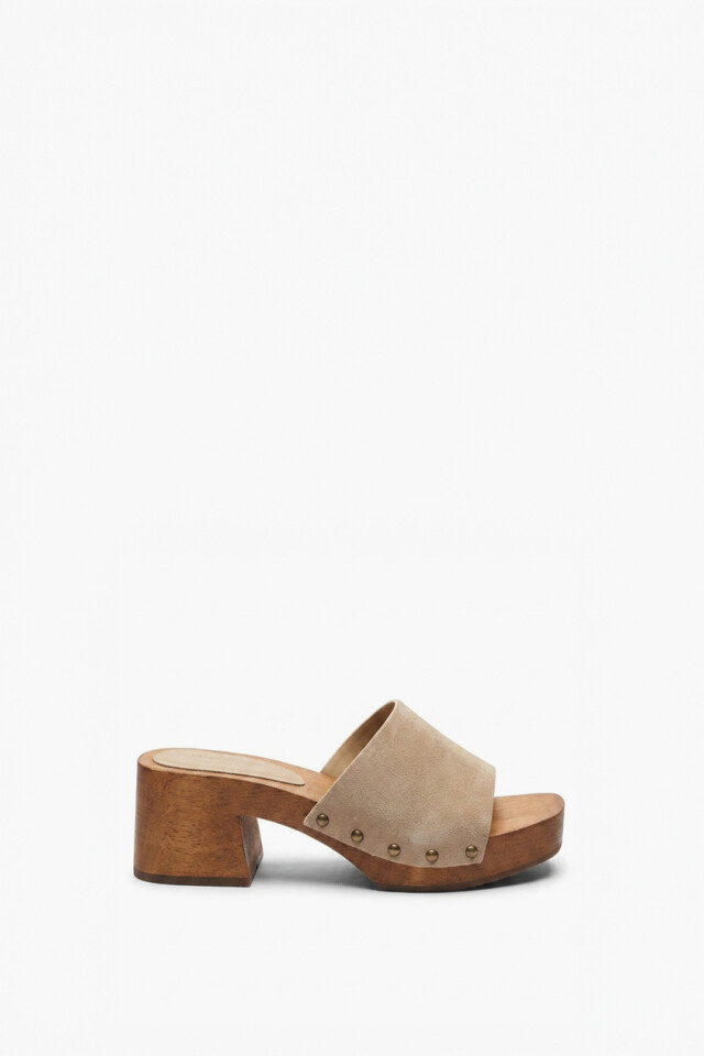 Zueco taco medio beige