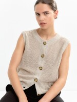Chaleco De Punto Con Botones beige