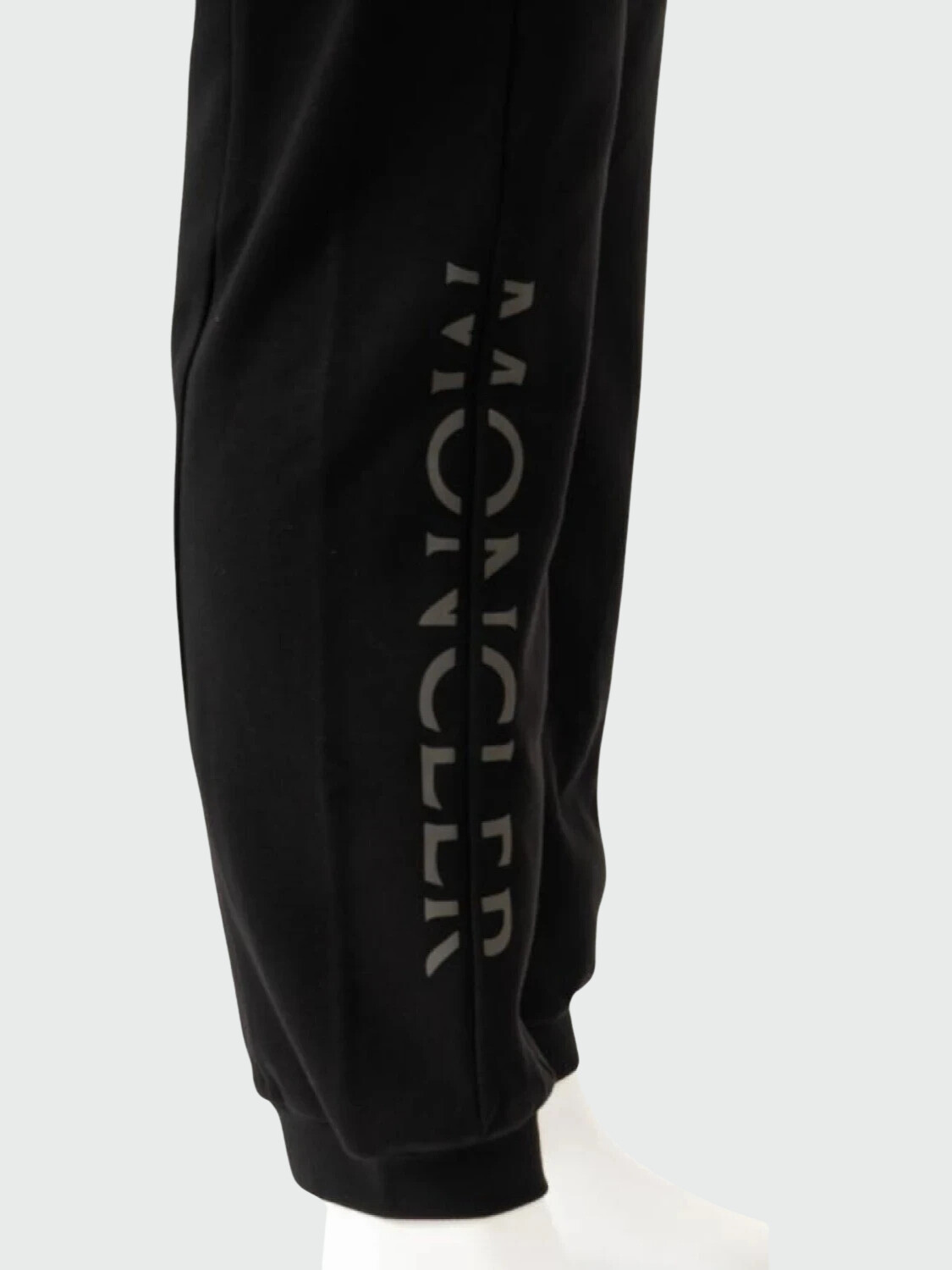 Moncler -Pantalón deportivo de algodón con bolsillos Negro
