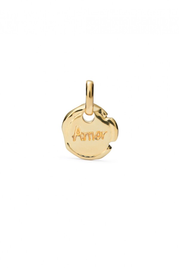 CHARM BAÑADO EN ORO 18K CON PALABRA AMOR Charm