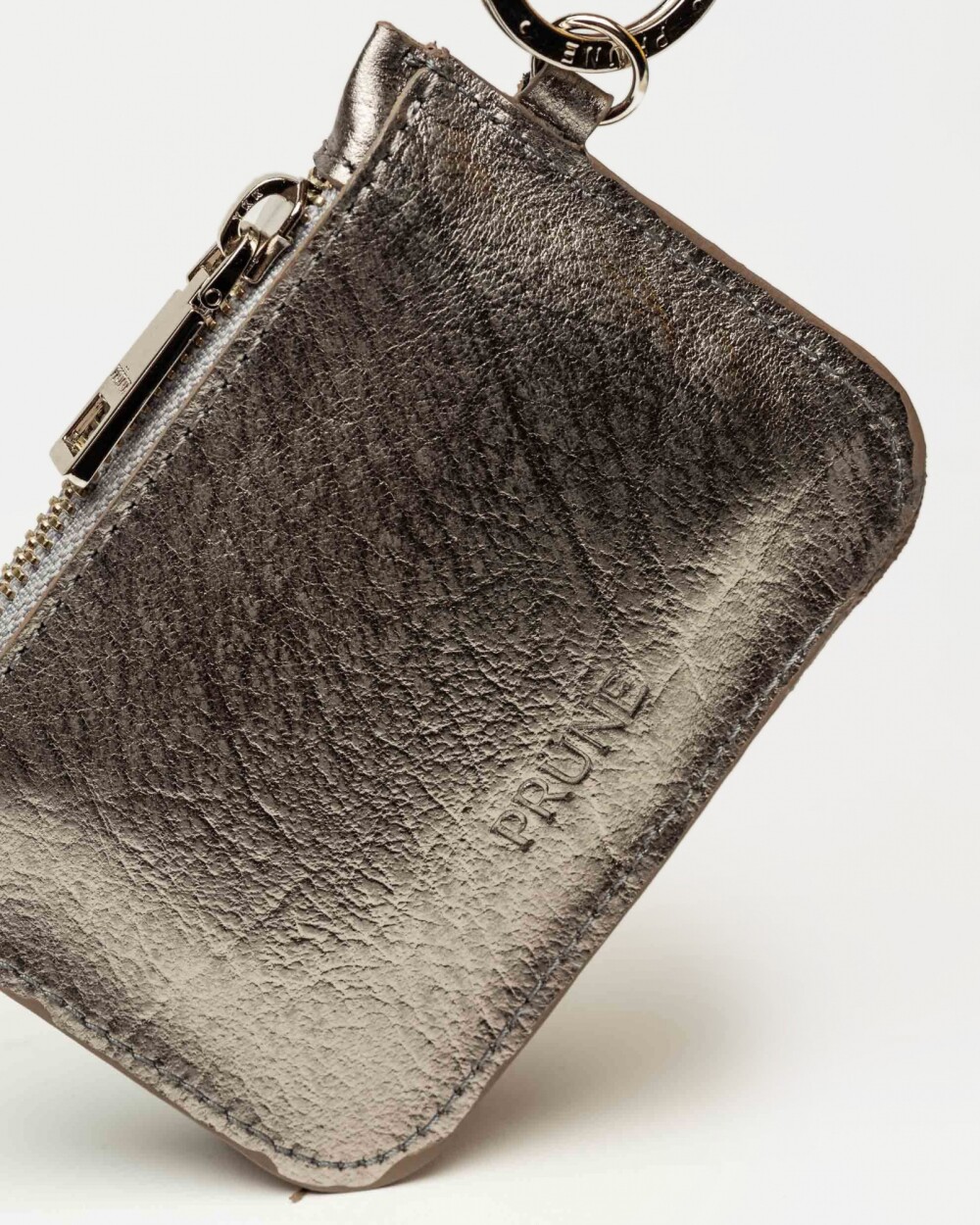 Charm Meg en cuero graneado metalizado Metalizado