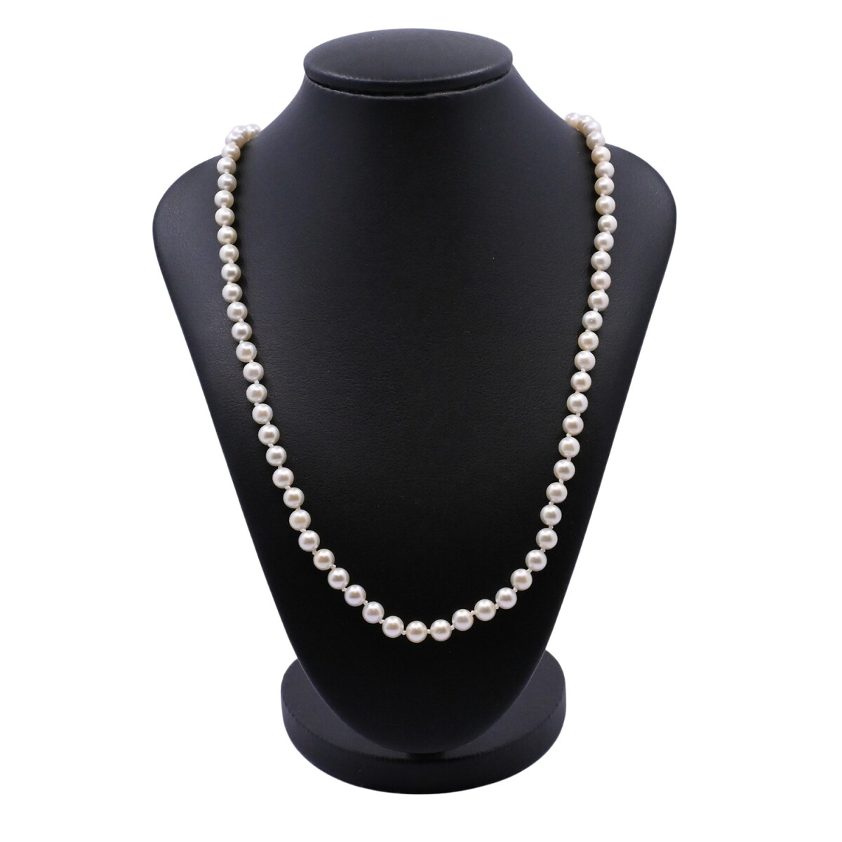 Collar de perlas de cultivo y broche oro 18 k blanco con brillantes. 