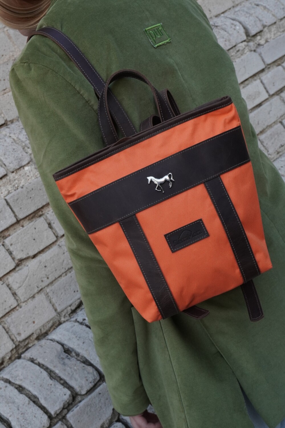 Mini Mustang Backpack Chocolate / Naranja