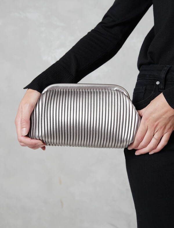 Cartera Clutch PLATEADO