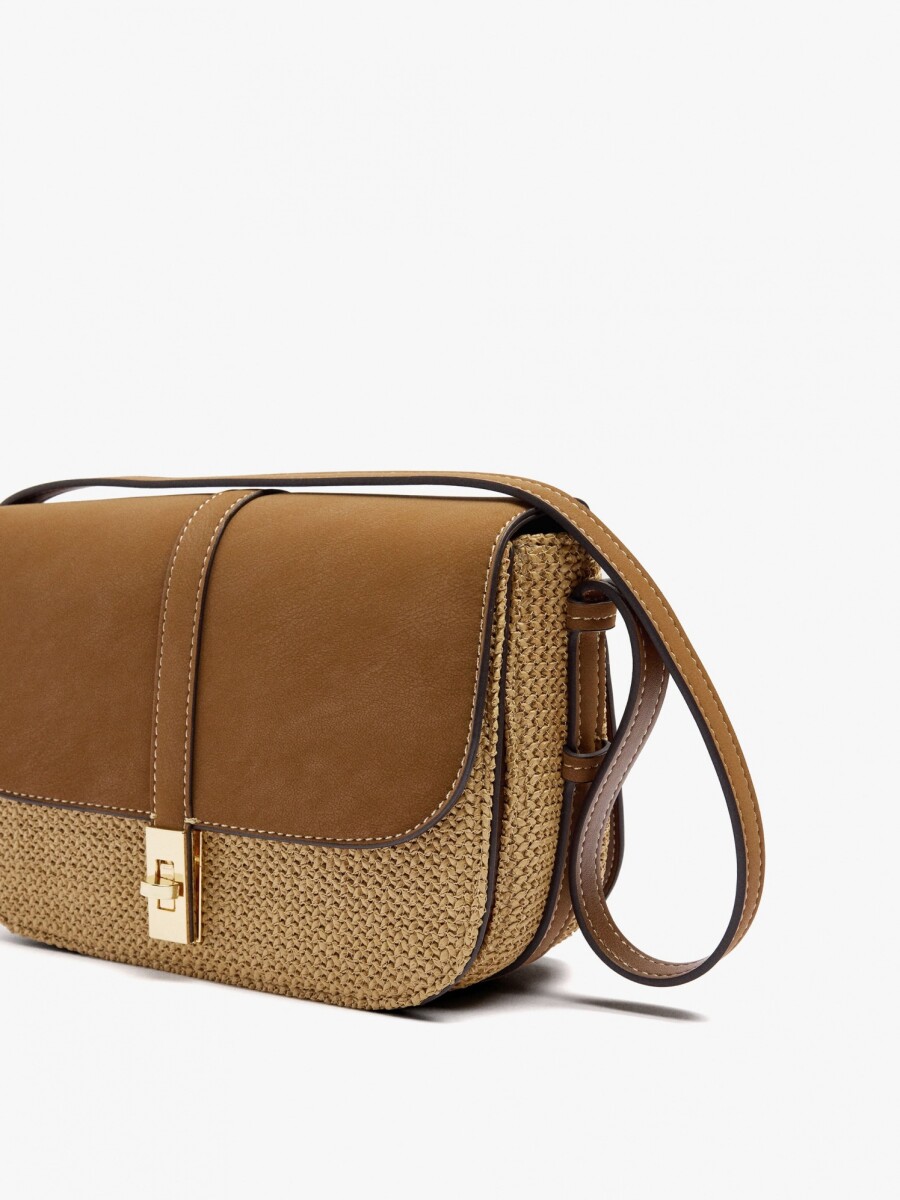 Bolso Bandolera Con Solapa Efecto Rafia natural