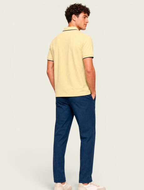 CAMISA DE CUELLO CON BORDADO AMARILLO