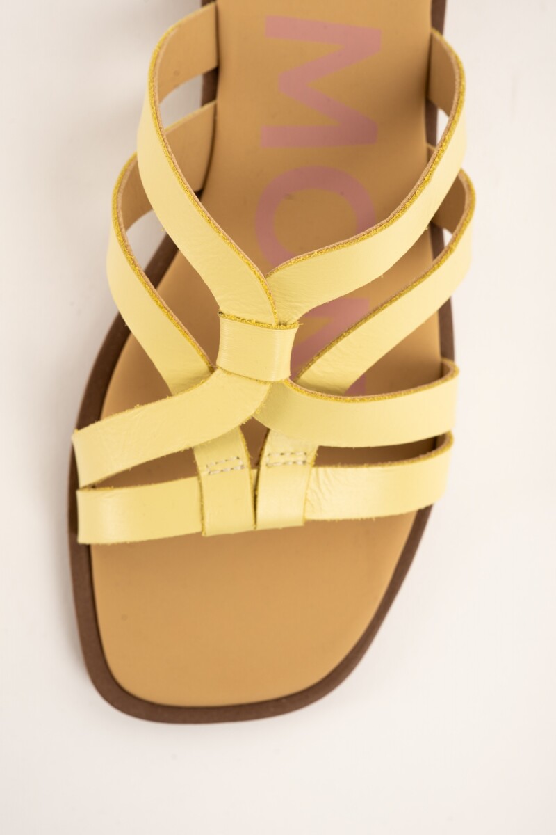 Sandalia Entrelazada Cuero Amarillo Patito