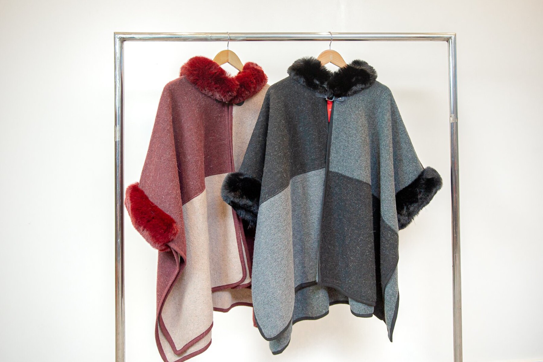 PONCHO BICOLOR - BORDO C/ BEIGE 