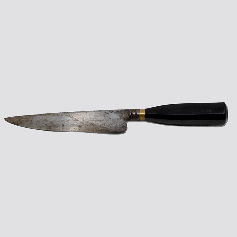 Cuchillo Antiguo Hoja J.M.Mailhos Cazador A La Punta. Cabo De Urea Cuchillo Antiguo Hoja J.M.Mailhos Cazador A La Punta. Cabo De Urea