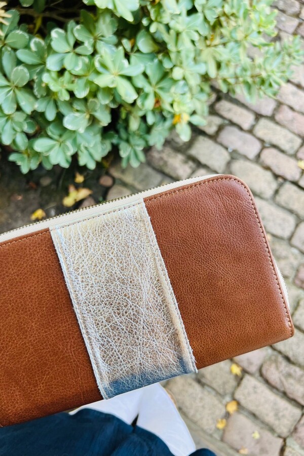 Leather Wallet Plateada