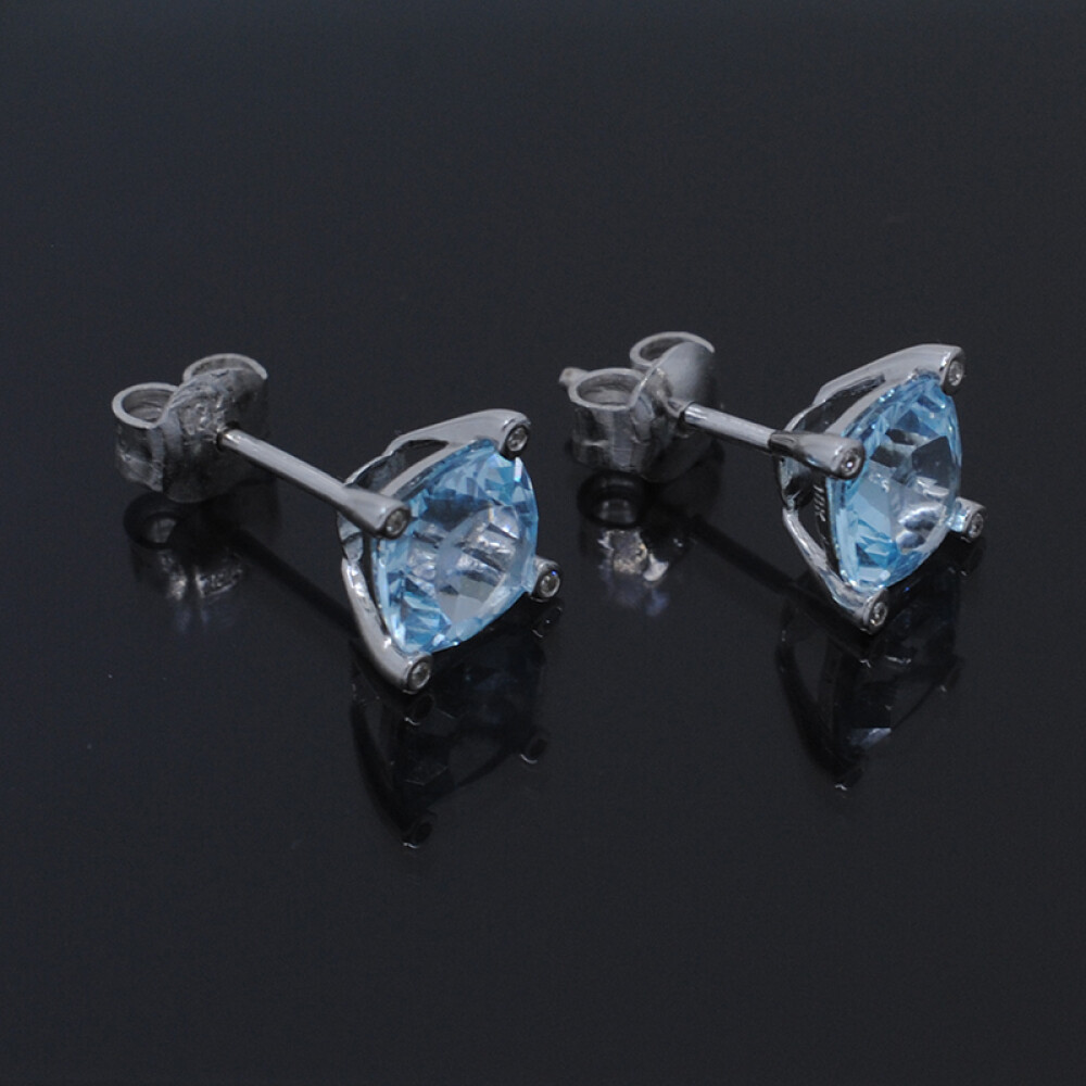 Caravanas oro 18k blanco , topacio azul y brillantes Caravanas oro 18k blanco , topacio azul y brillantes