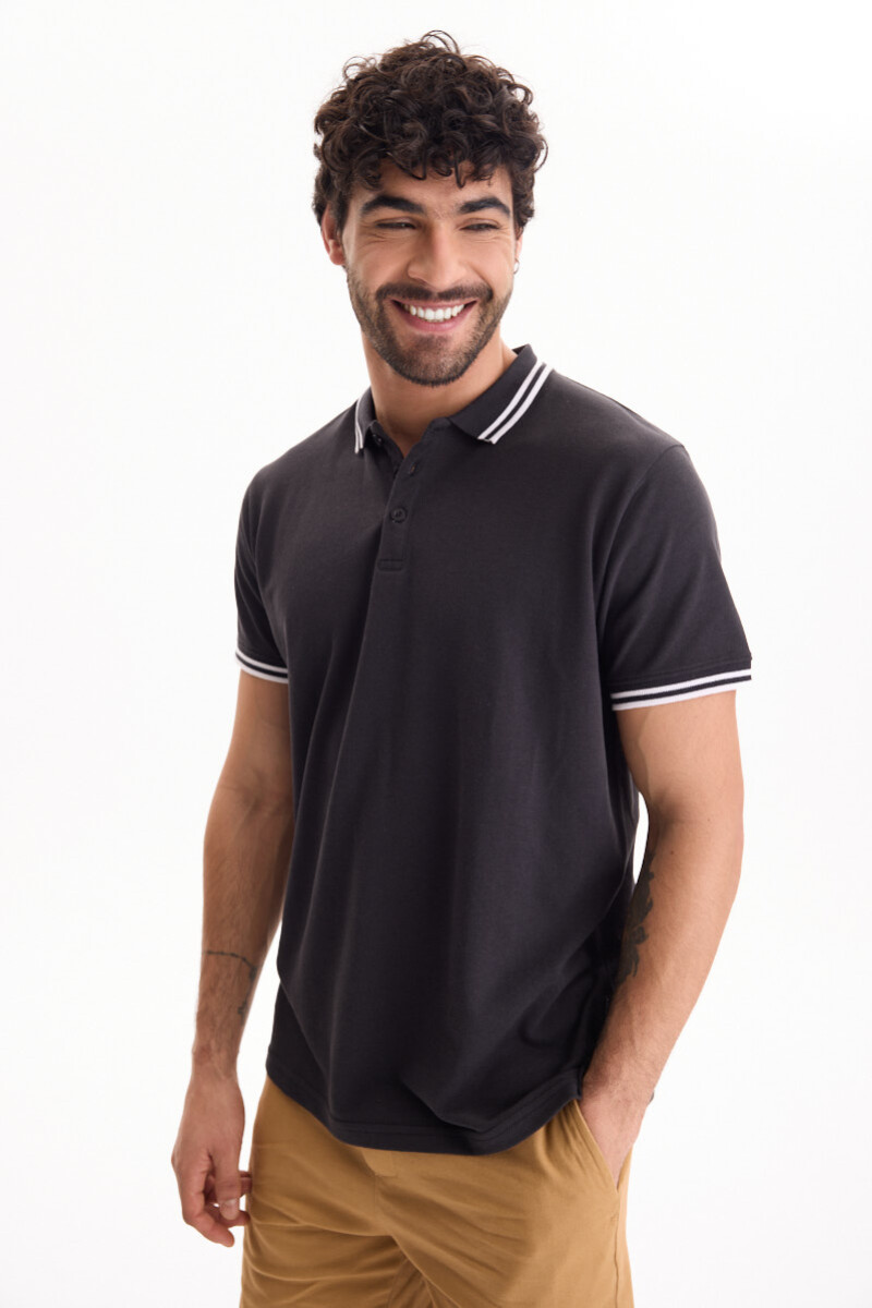 Remera Polo Stripped Negro