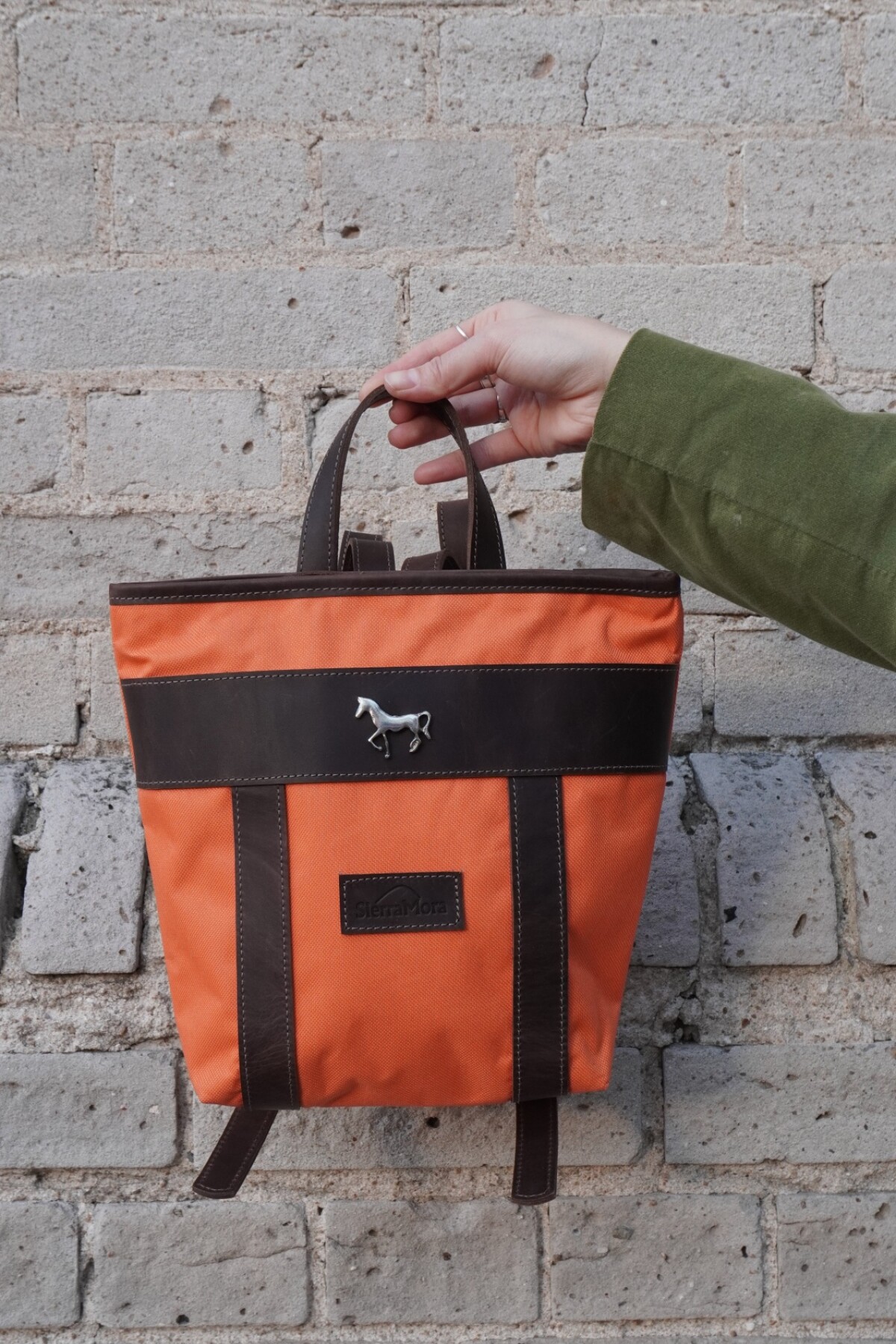 Mini Mustang Backpack Chocolate / Naranja