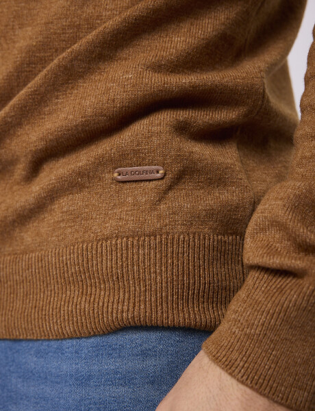 Sweater tejido medio cierre tostado melange