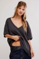 REMERA NINA V Negro