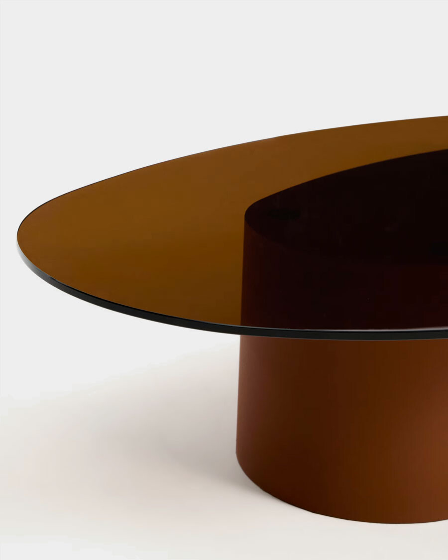 Mesa de centro Olir de vidrio templado y acero marrón 140 x 80 cm Mesa de centro Olir de vidrio templado y acero marrón 140 x 80 cm