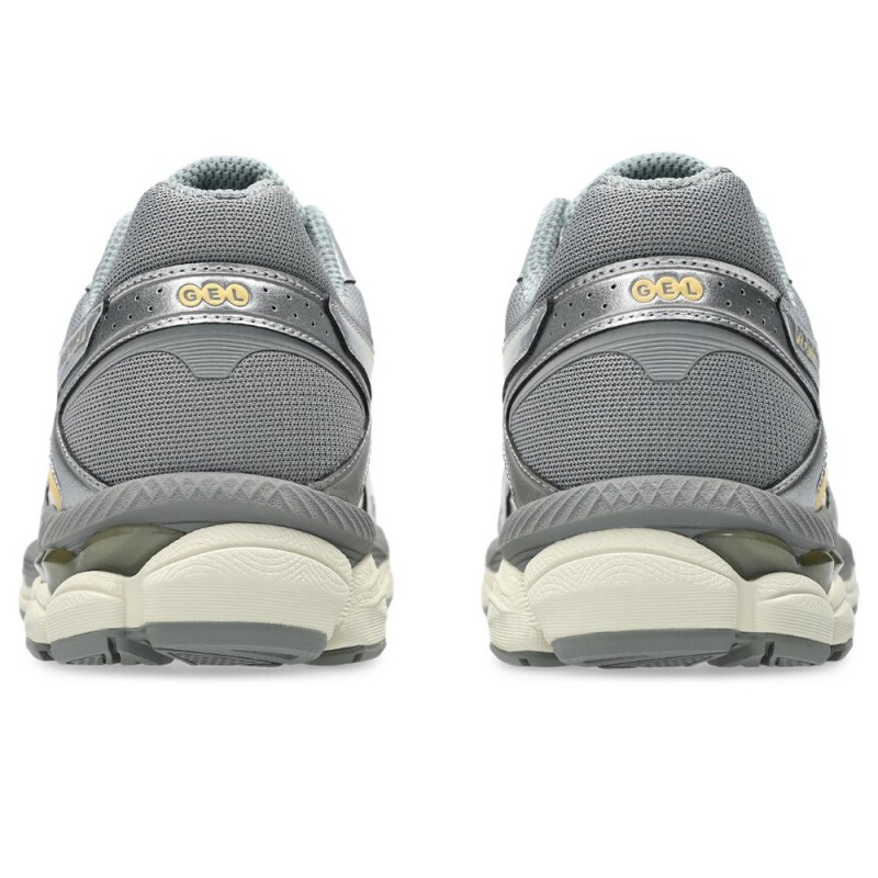 Zapatillas ASICS GEL-Cumulus 16 Hombre Cream/clay Grey