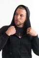 Campera con capucha y bolsillo NEGRO
