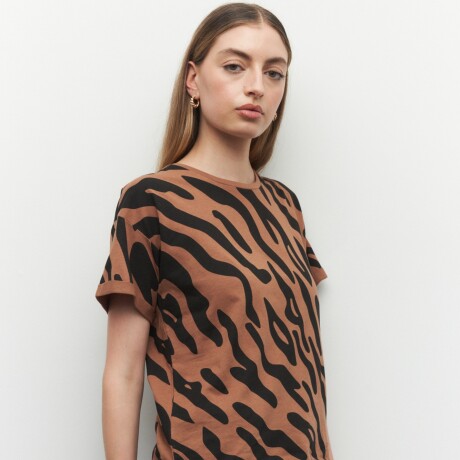 REMERA SEB Marrón Corteza