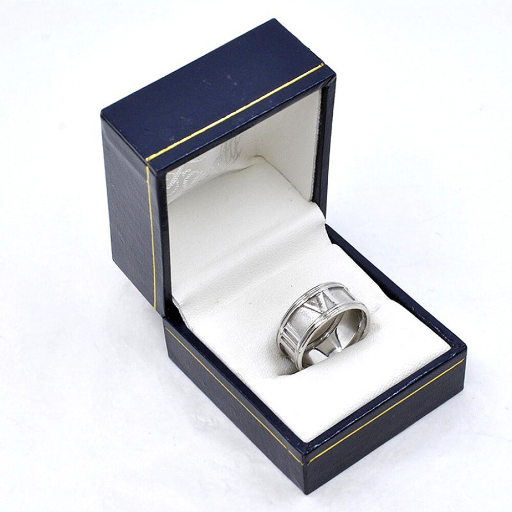 Anillo En Oro 18K Blanco Con Números Romanos Anillo En Oro 18K Blanco Con Números Romanos
