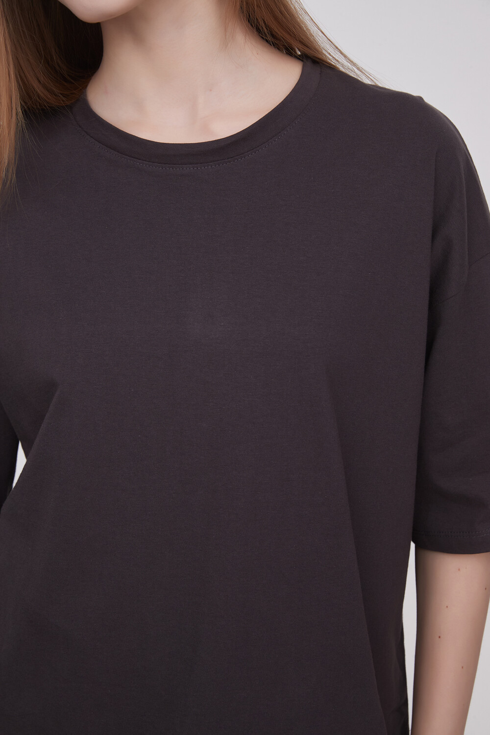 Remera Ahrnia Gris Oscuro